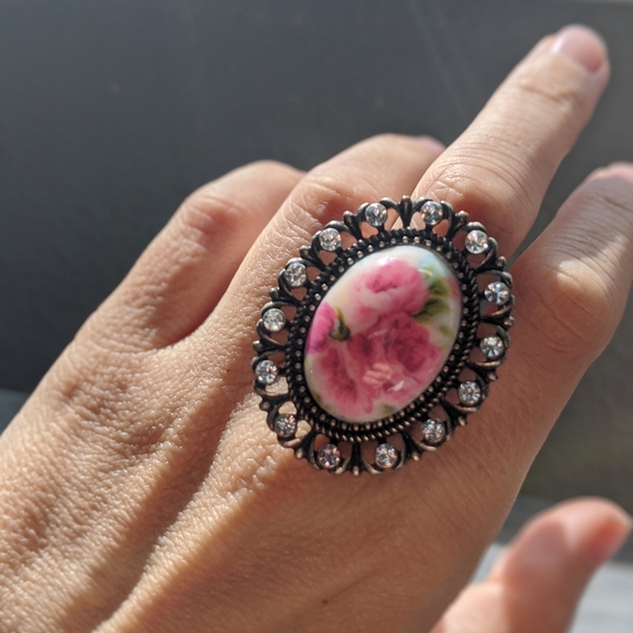 Vintage Style Ring - Picture 3 of 3